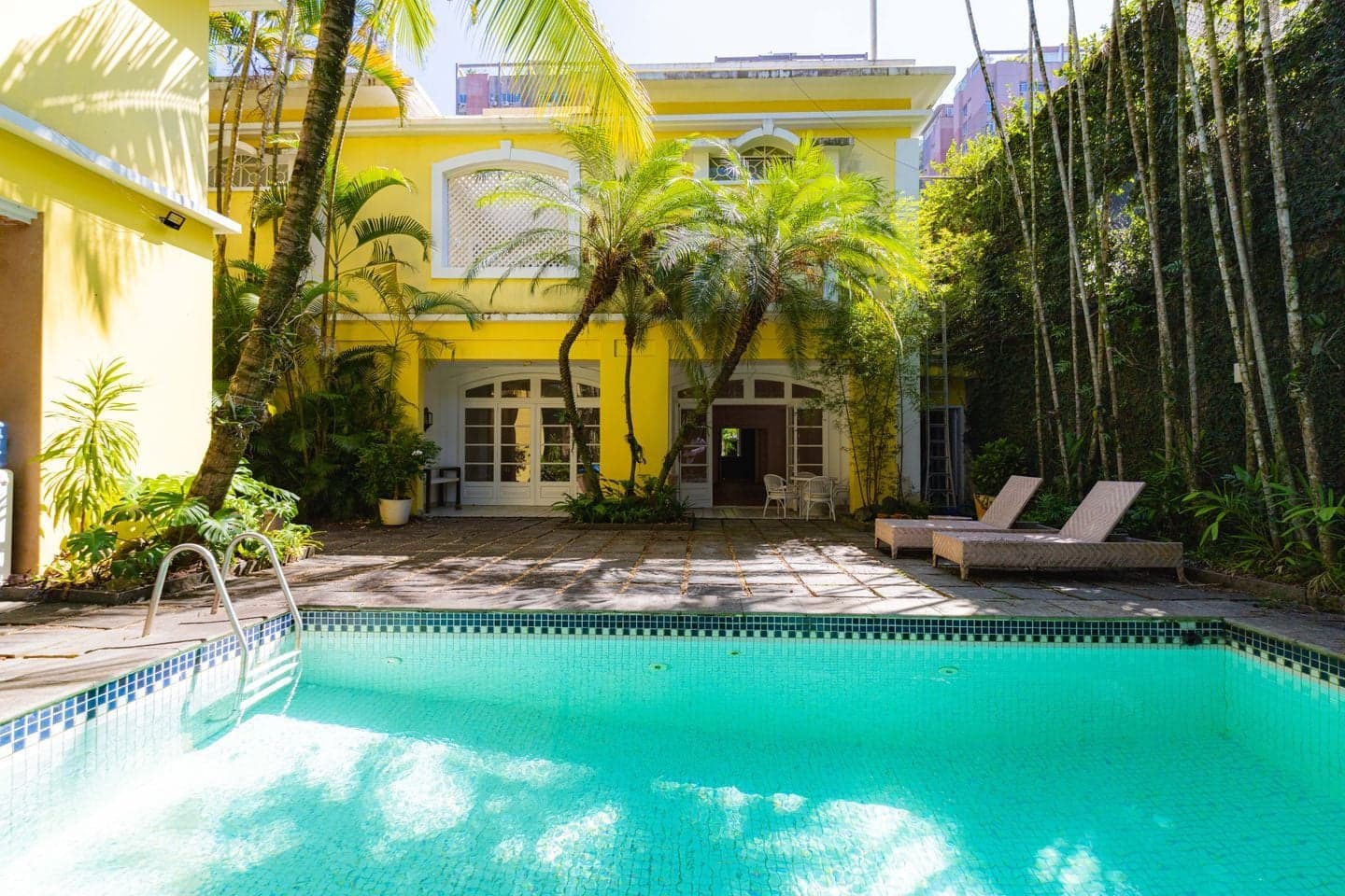 Exclusivité et sophistication dans chaque détail à Gávea